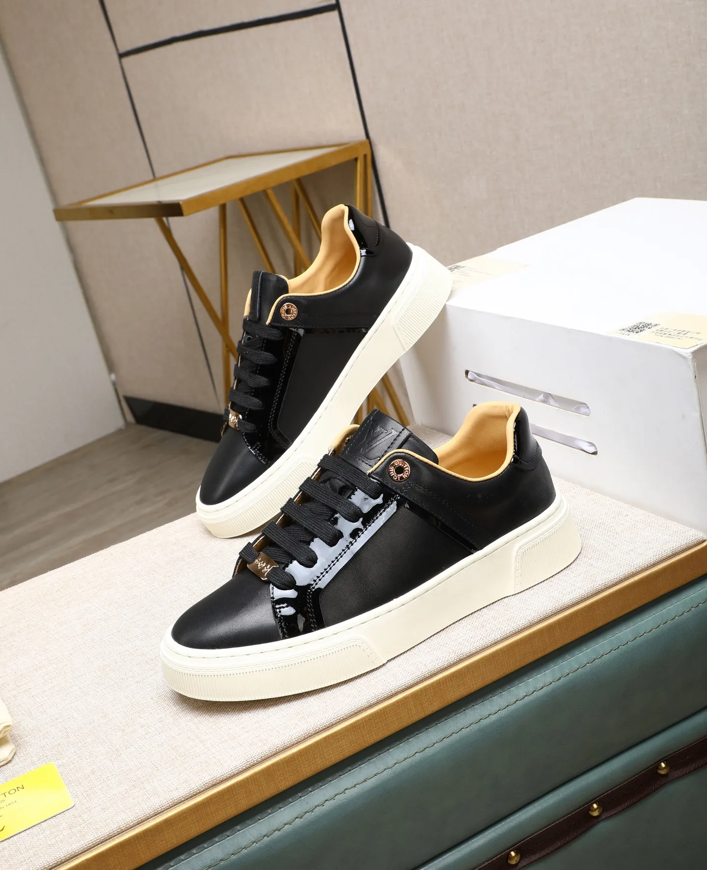 Men's shoes 💰460 [LV～] Men's casual shoes 2025z cabinet sales simultaneously 🔶Size: 38-44 #️⃣ 🔷3 colors🔜The upper is made of multi-material splicing➕cow leather lining, comfortable and breathable, sole: original comfortable and wear-resistant outsole, ⚠️real thing📱photographed🎬real thing is better📢📢📢